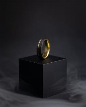 6 mm facettierter Volltitanring mit goldenem Finish - Alter Gold